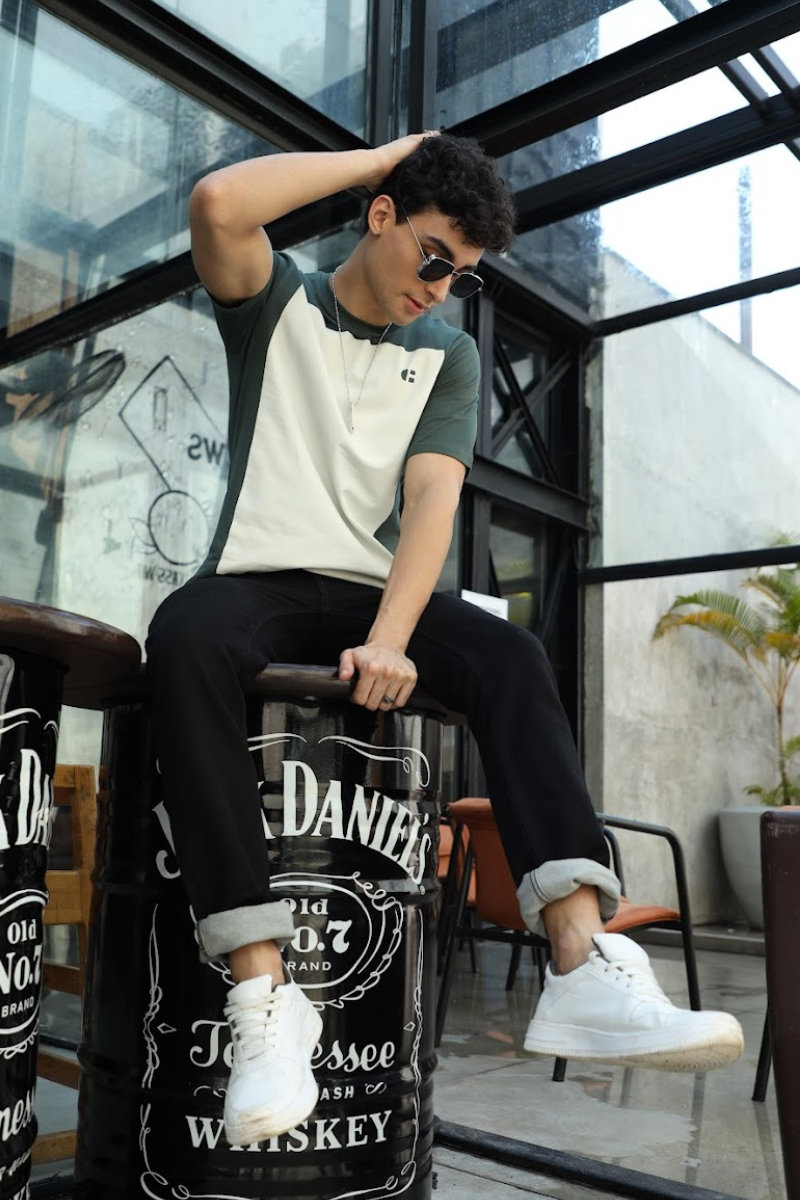 Deadbury Crew Neck T-Shirt
